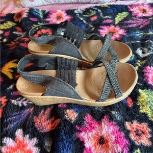 Skechers Foam Comfort Black Sparkly Sandals for Women Size 9